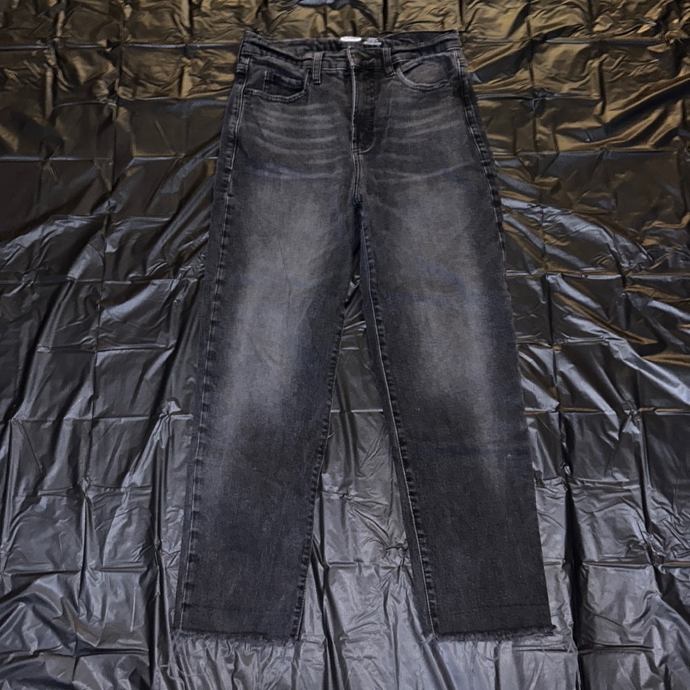 Old navy sky hi straight black jeans.